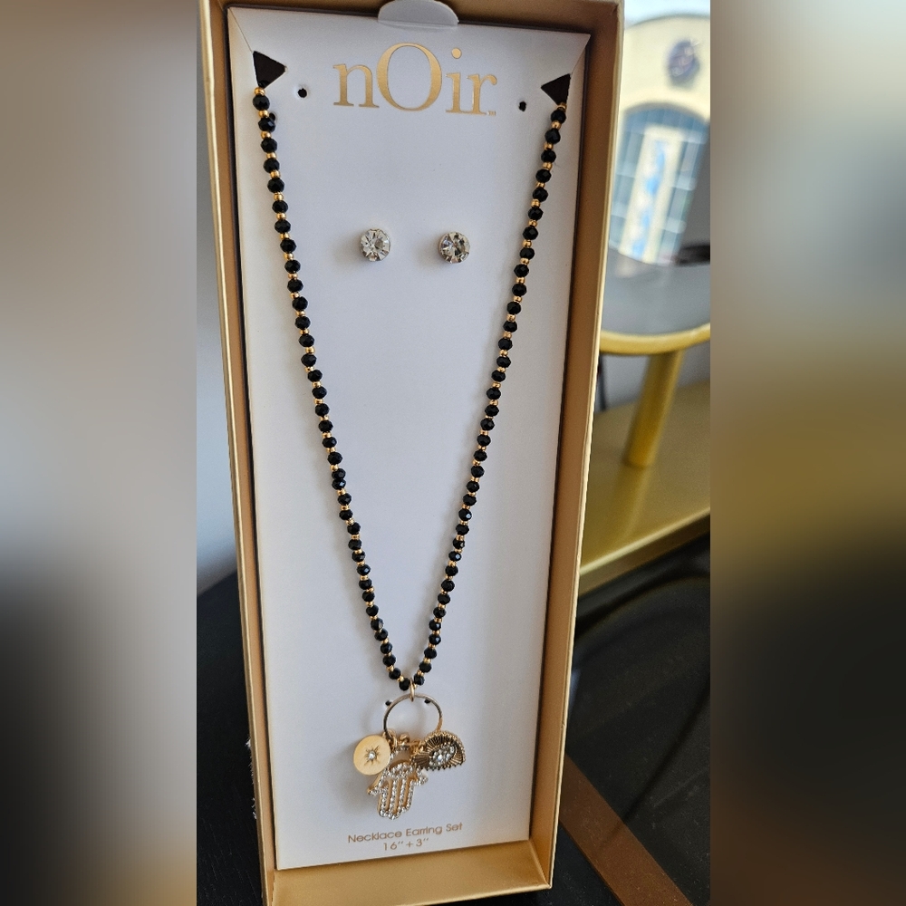 nOir Jewelry Gold and Black Necklace